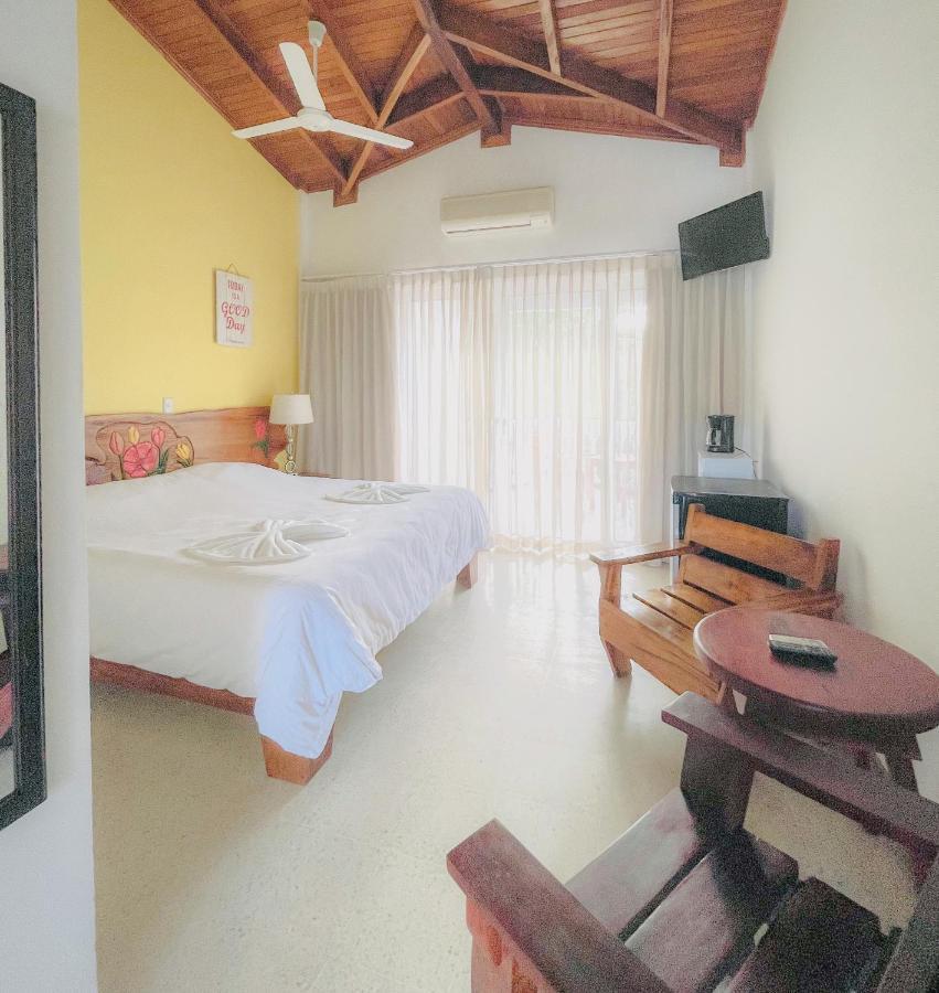 Hotel Mar Rey Tamarindo Exterior photo